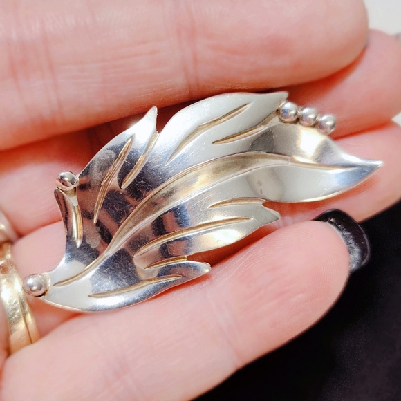 Vintage TAXCO Maricela Sterling Silver Pebble accented Leaf Brooch Pin - Picture 5 of 12